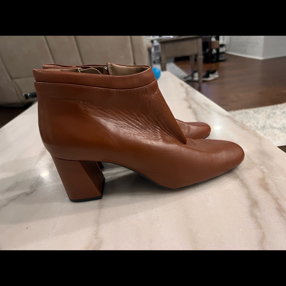 Aerosoles short boots with small heel. Brand new. Size 9. Brown-tan.